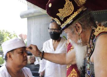 Getting to Know the Pawintenan