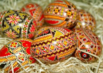 Make Your Home Colourful Through Painting