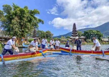 1 Ton of Eco Enzyme for the Water Environment at Ulun Danu Beratan: Wapa di Ume Ubud Strengthens Commitment to the Sustainability of Palemahan