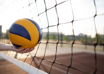 Bola Voli sebagai Olahraga Nasional: Pertandingan dan legenda Indonesia